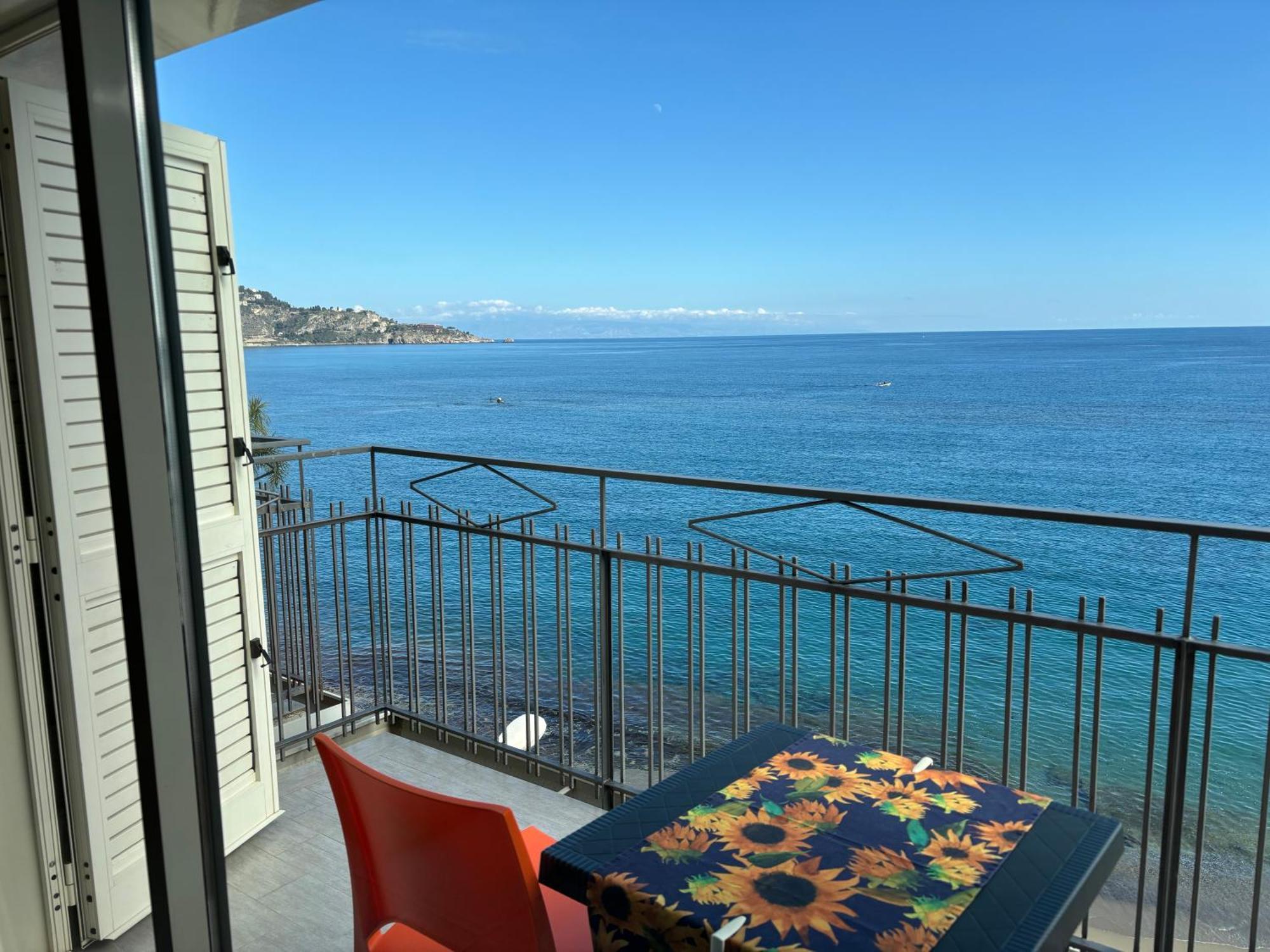 La Mansarda Διαμέρισμα Giardini Naxos Εξωτερικό φωτογραφία