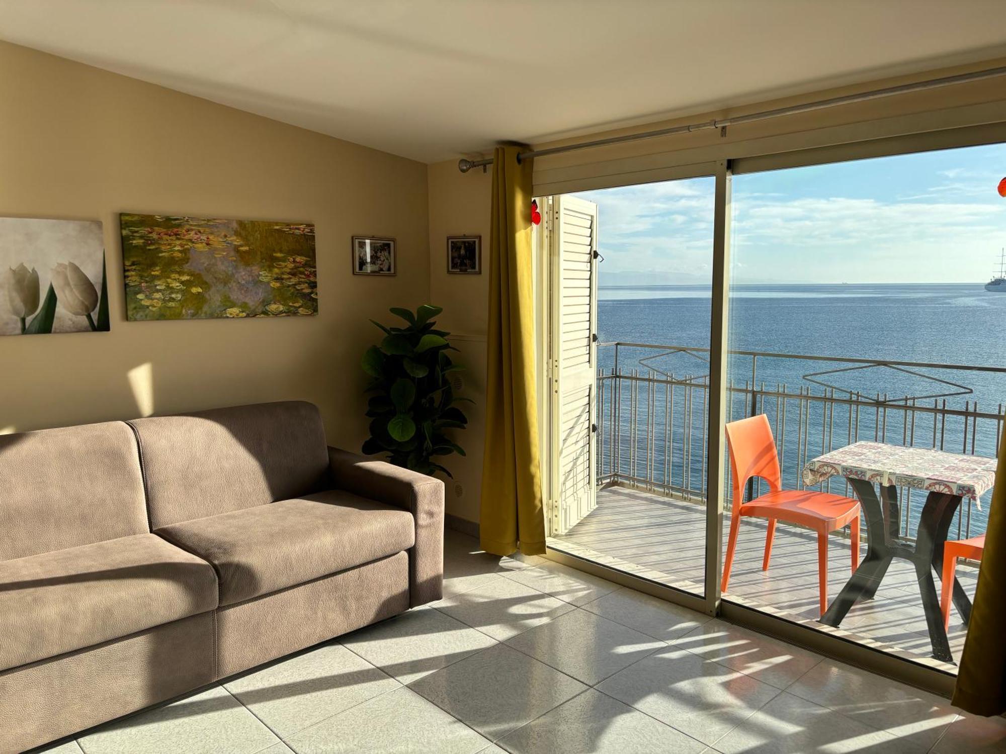 La Mansarda Διαμέρισμα Giardini Naxos Εξωτερικό φωτογραφία