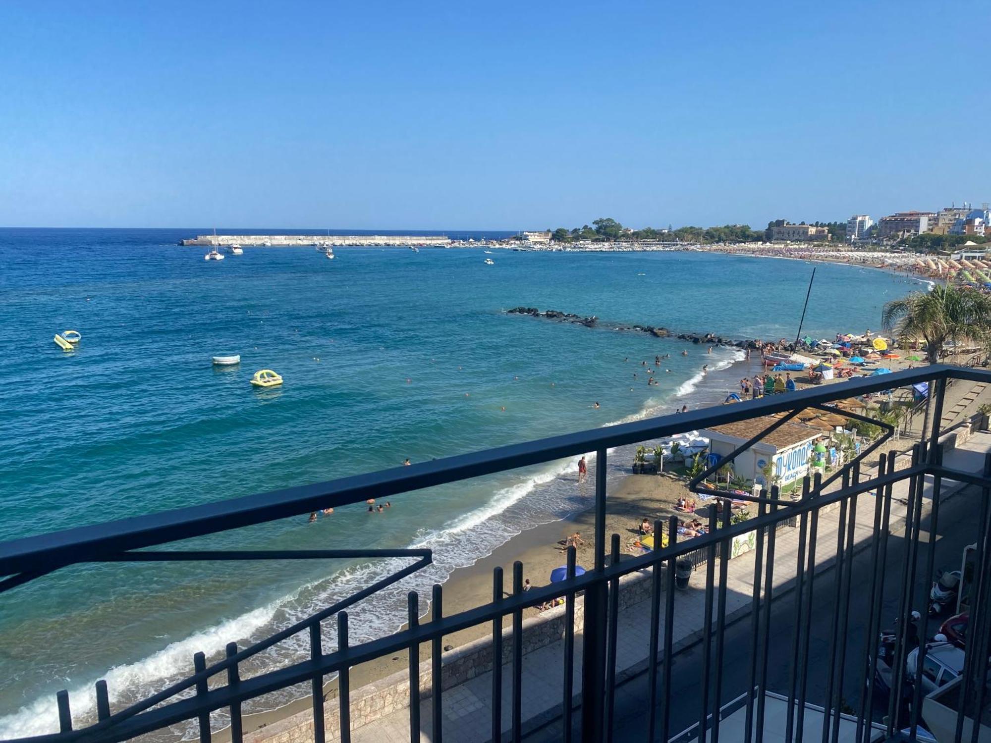 La Mansarda Διαμέρισμα Giardini Naxos Εξωτερικό φωτογραφία