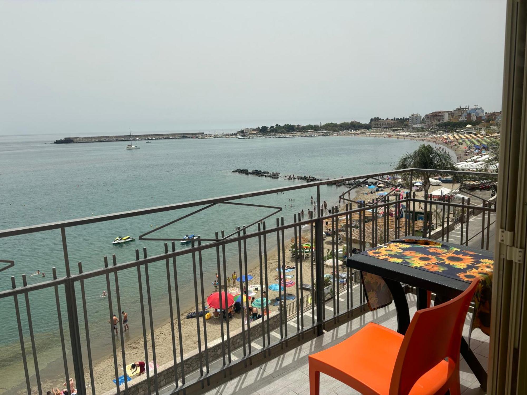La Mansarda Διαμέρισμα Giardini Naxos Εξωτερικό φωτογραφία