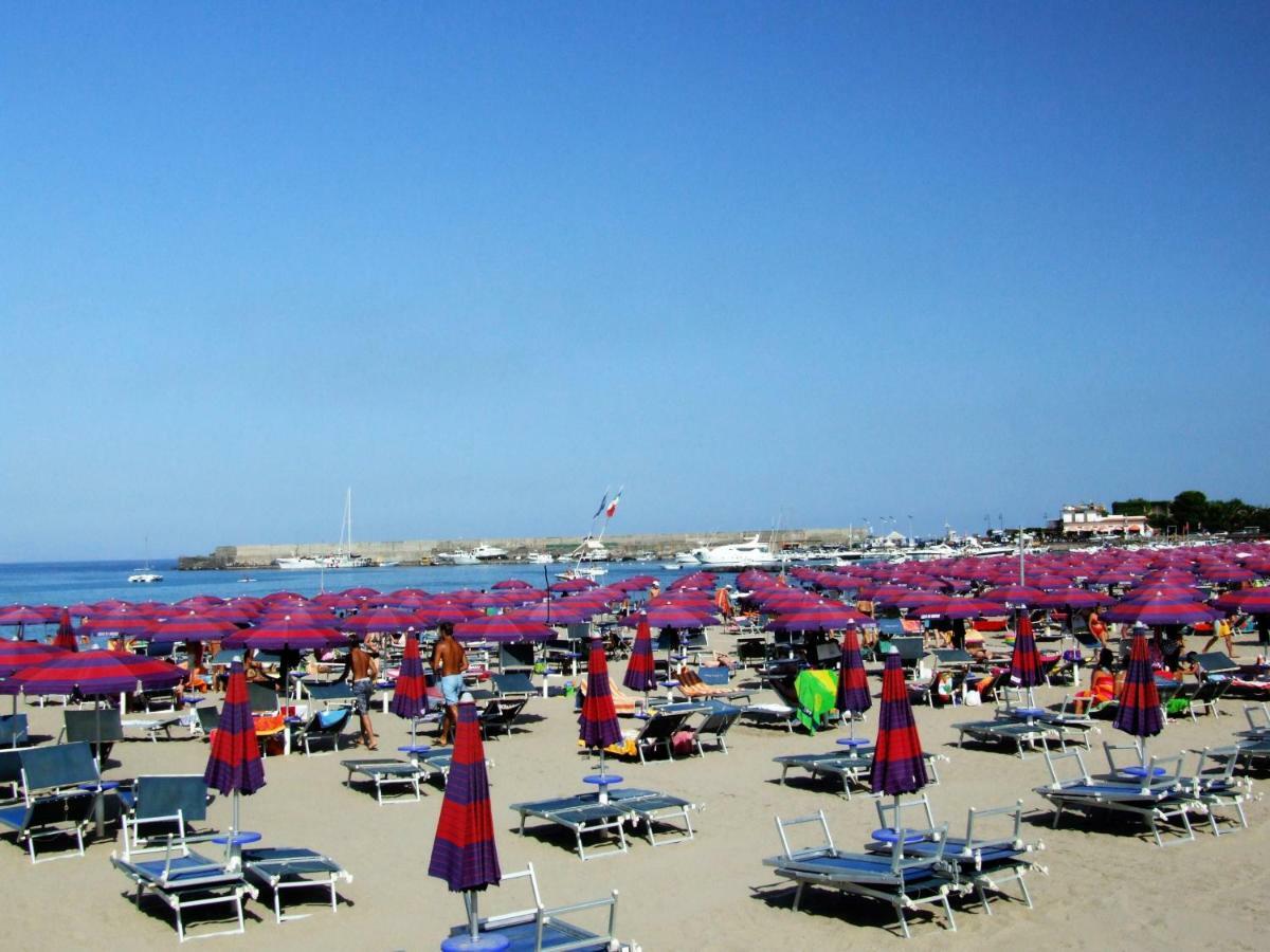 La Mansarda Διαμέρισμα Giardini Naxos Εξωτερικό φωτογραφία